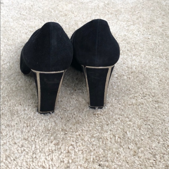 Stuart Weitzman black suede pump sz8.5 - Picture 2 of 4